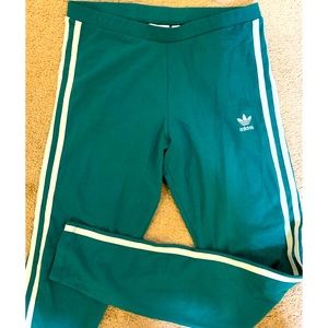 Adidas Leggings. Brand new and Never worn!!! 

Great fit🔥